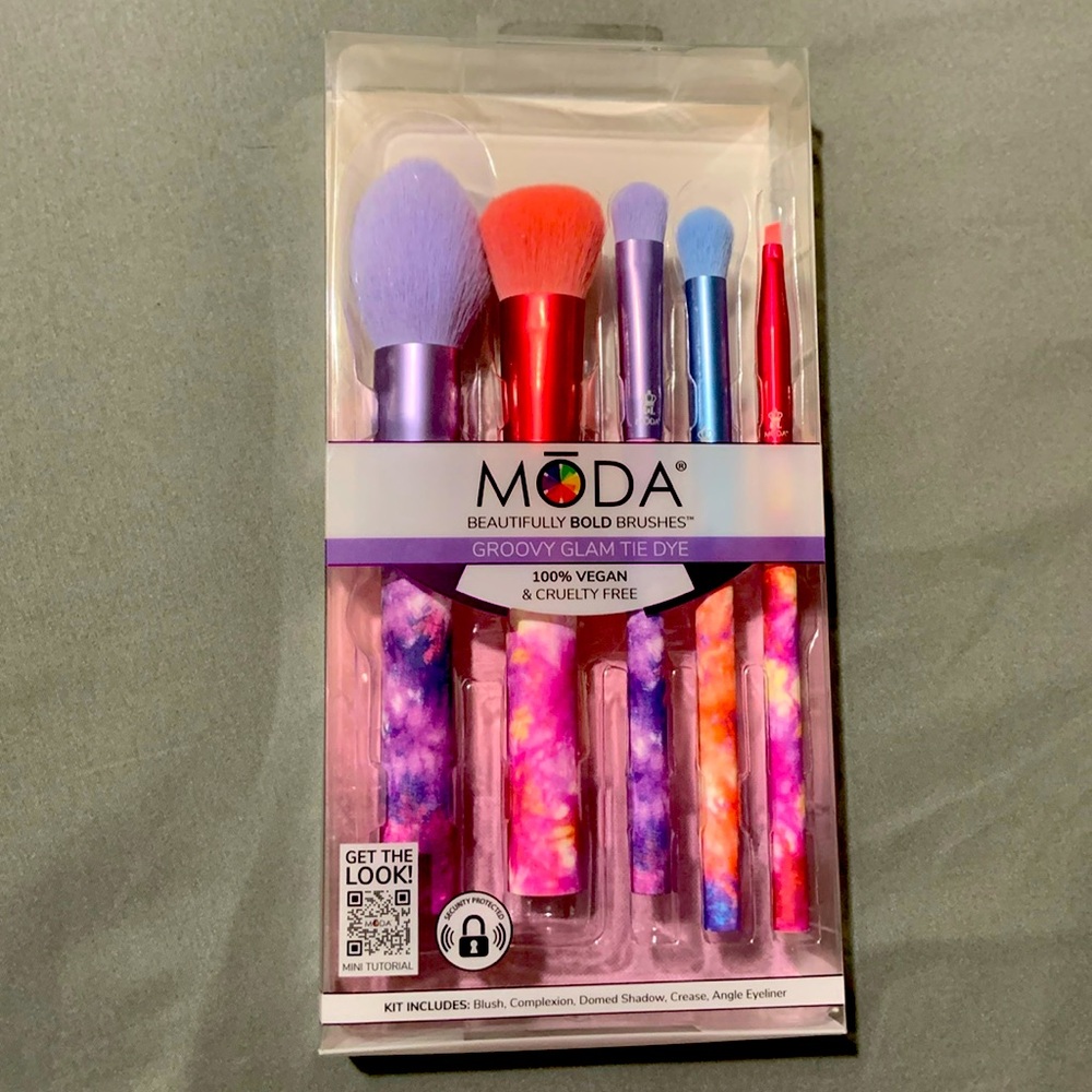 MŌDA Tie Dye Makeup Brushes